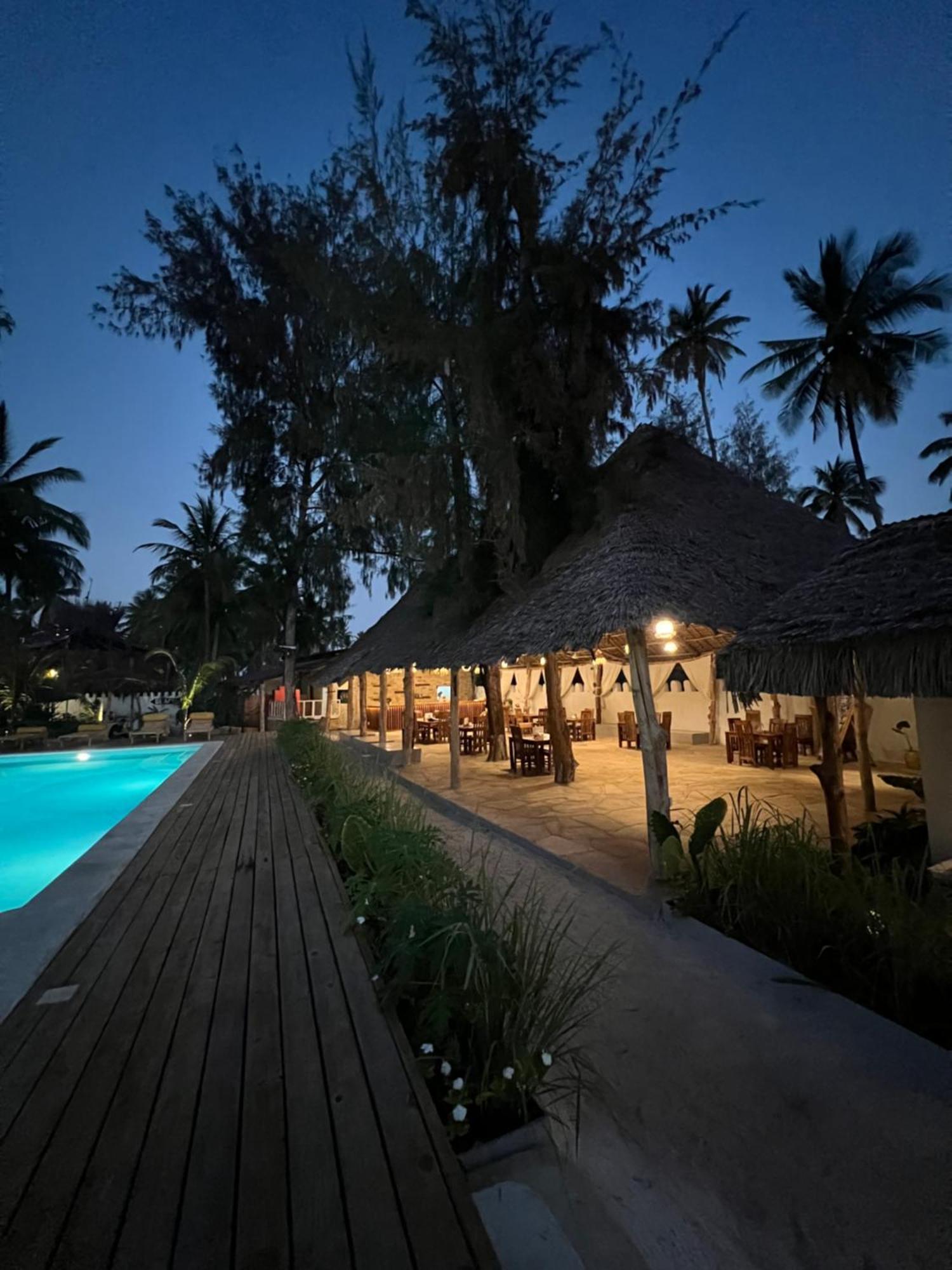 Mem Luxury Apartments And Hotel Paje Exterior photo